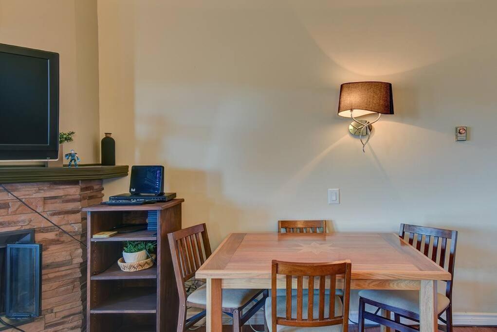 Charming Tremblant 1 Bedroom With Pool And Hot Tub Mont-Tremblant Exterior photo